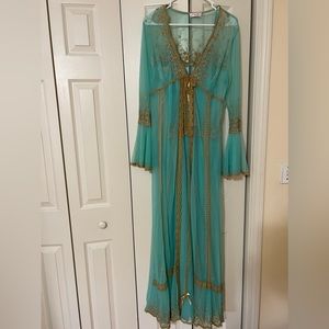 Gorgeous Sultan woman lingerie